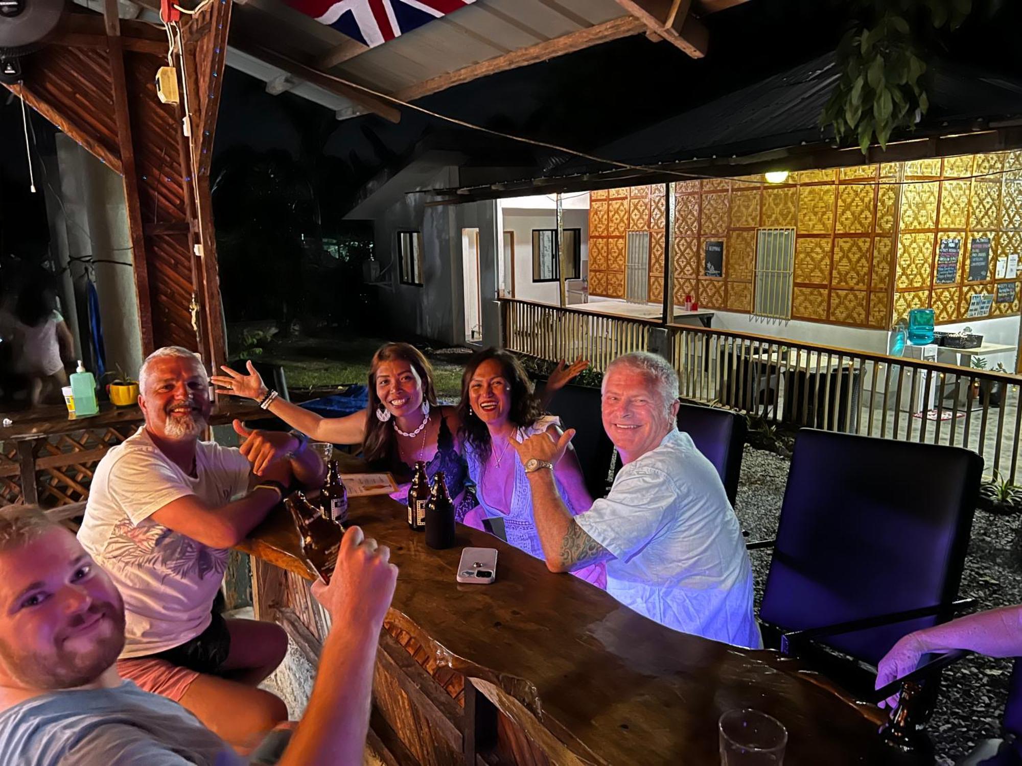 The Backyard Inn Moalboal Exterior foto